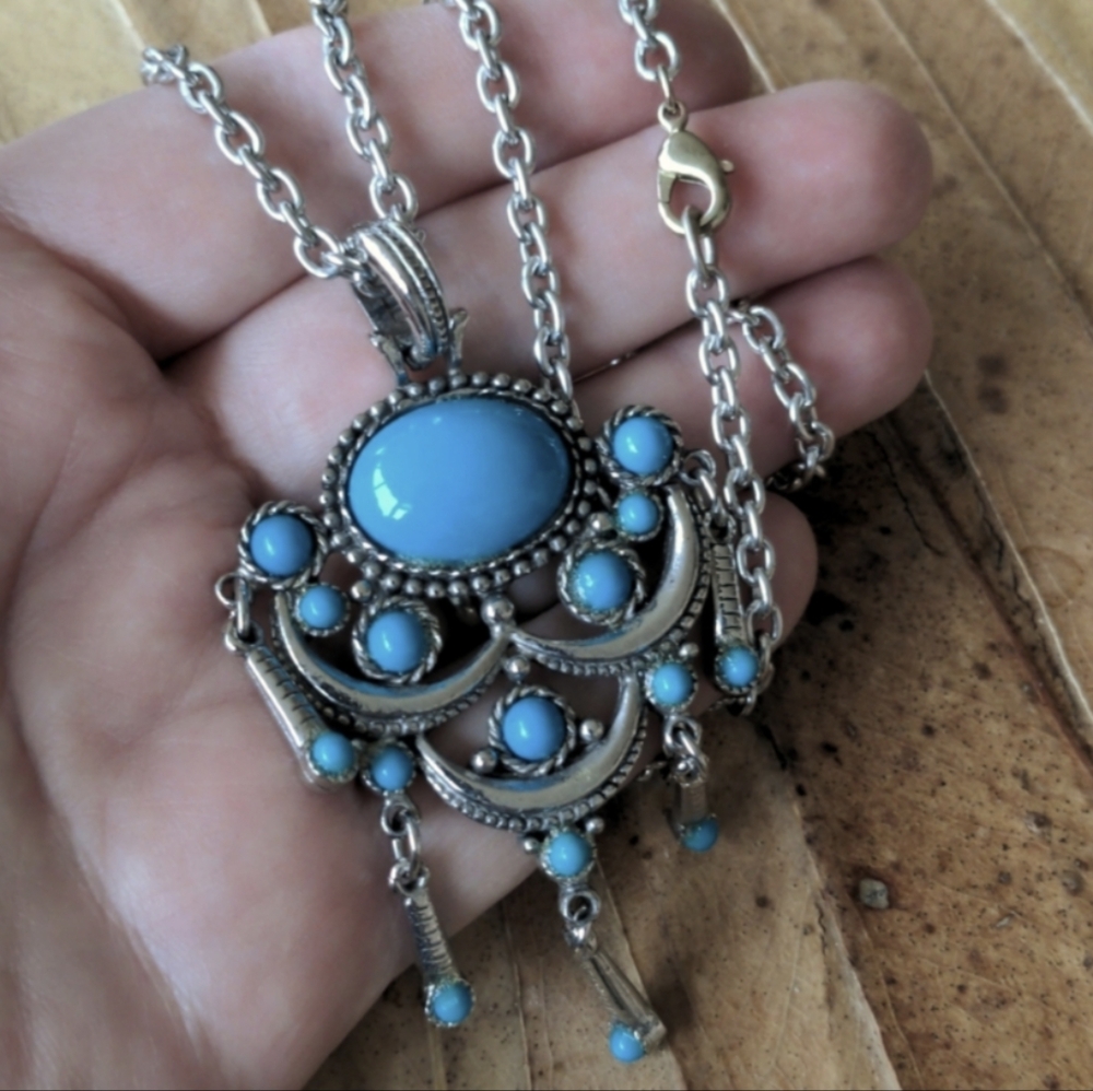 Like new Gothic Bohemian exotic necklace with turquoise color inserts - Picture 4 of 5